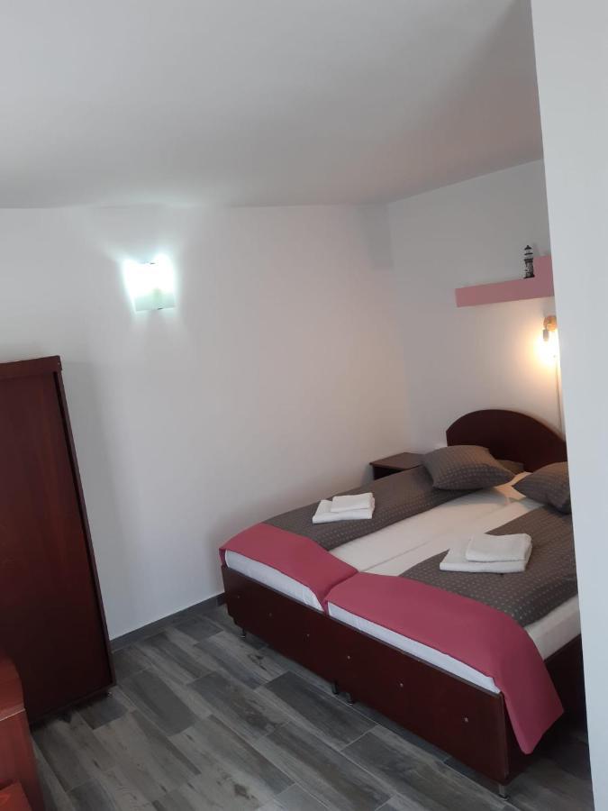 Casa David Hotell Sulina Eksteriør bilde